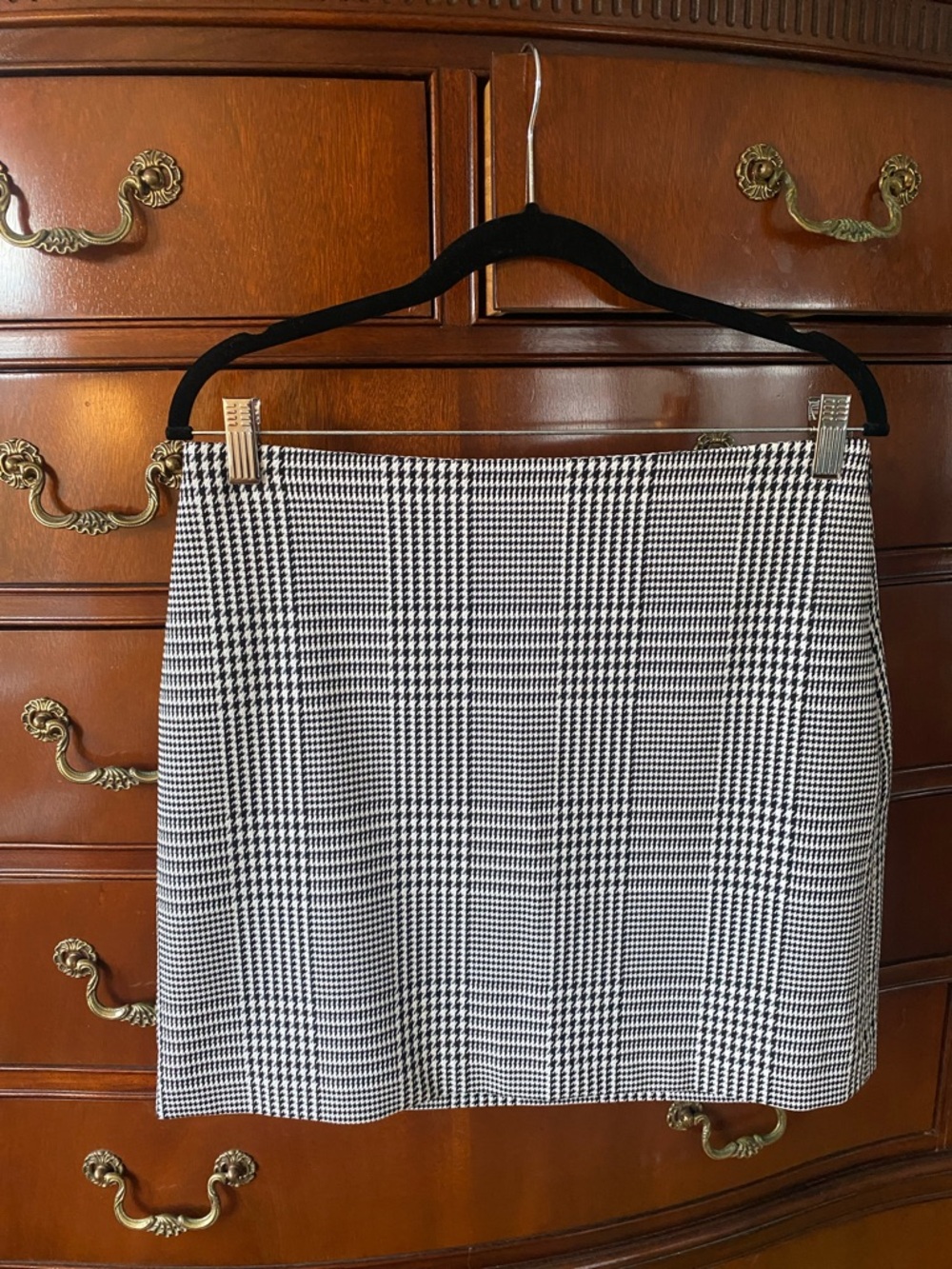 Banana Republic Black & White Houndstooth Mini Skirt